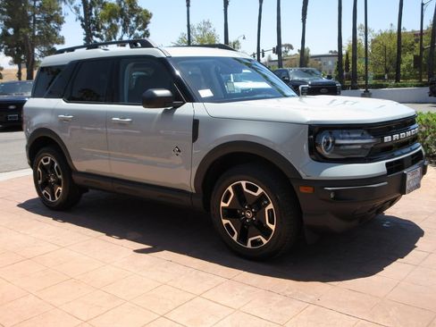 Certified 2023 Ford Bronco Sport Outer Banks w/ Tech Package AWD/4WD image 6