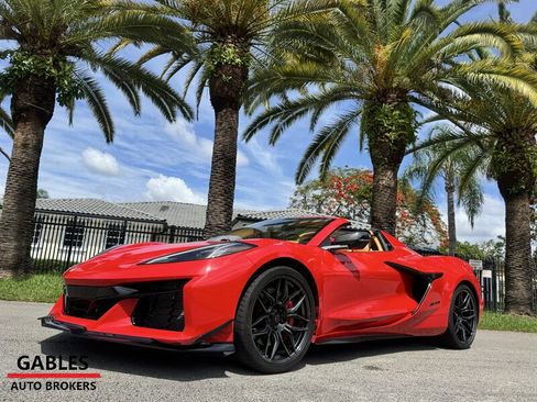 Used 2024 Chevrolet Corvette Z06 w/ Stealth Interior Trim Package RWD image 6