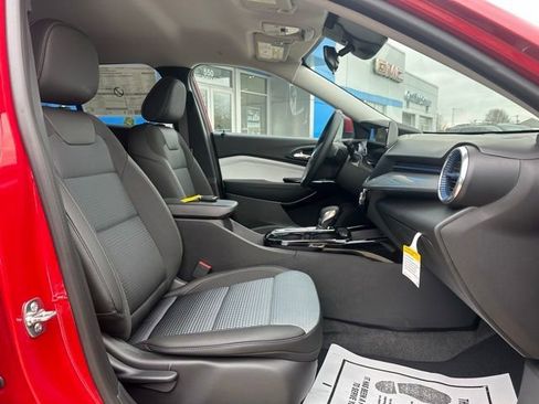 New 2026 Chevrolet Trax LT w/ Driver Confidence Package FWD image 7