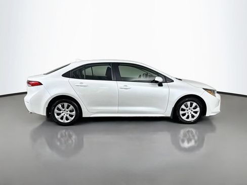 Used 2025 Toyota Corolla LE FWD image 4