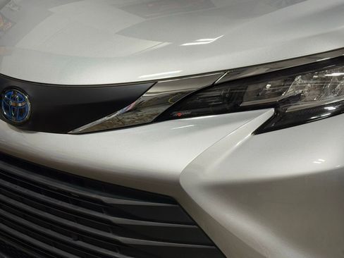 Used 2023 Toyota Sienna XLE FWD image 49
