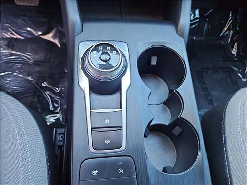 Used 2022 Ford Escape SE w/ SE Sport Appearance Package image 17