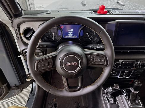 Used 2024 Jeep Wrangler Unlimited w/ Convenience Group image 14