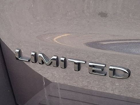 Used 2022 Ford Expedition Limited image 31