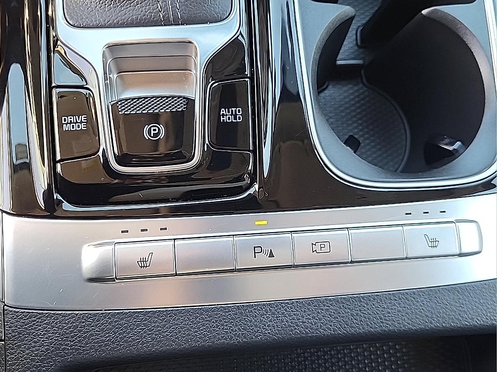 Used 2024 Kia Carnival EX FWD image 26