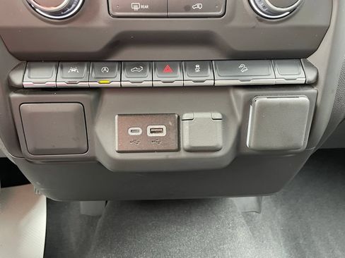 Used 2025 Chevrolet Silverado 1500 Custom Trail Boss w/ LPO, Dark Essentials Package AWD/4WD image 34