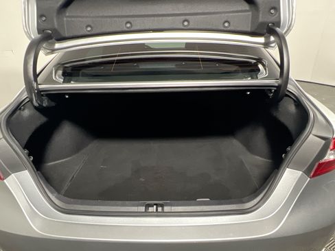 Used 2020 Toyota Camry XSE FWD image 31