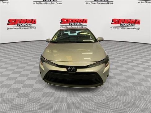 Used 2025 Toyota Corolla LE image 4