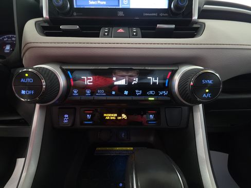 Used 2021 Toyota RAV4 Limited AWD/4WD image 20