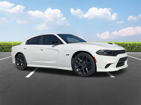 Used 2023 Dodge Charger R/T w/ Blacktop Package image 2