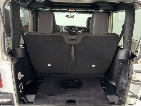 Used 2015 Jeep Wrangler Sahara w/ Connectivity Group image 18