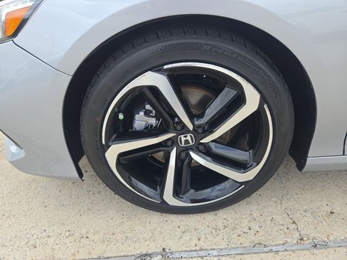 Used 2022 Honda Accord Sport image 11