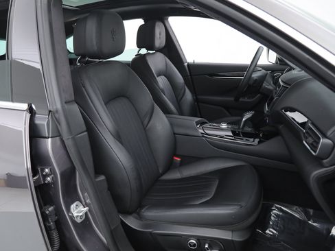 Certified 2023 Maserati Levante GT AWD/4WD image 10
