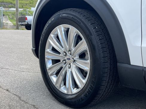 Used 2020 Ford Explorer Limited AWD/4WD image 38