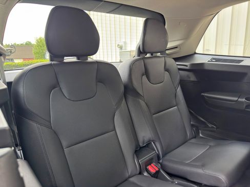 Used 2021 Volvo XC90 T5 Momentum w/ Advanced Package AWD/4WD image 43