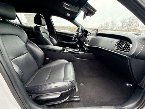 Used 2022 Kia Stinger GT-Line image 25