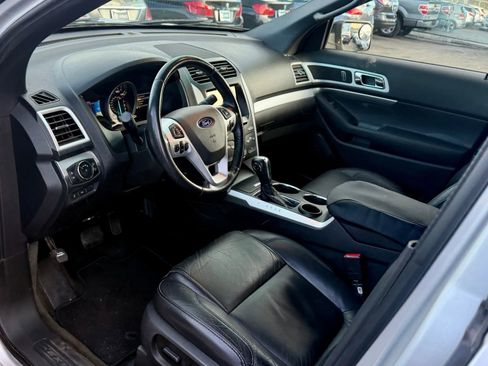 Used 2013 Ford Explorer XLT image 13
