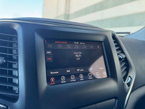 Used 2020 Jeep Cherokee Latitude image 22