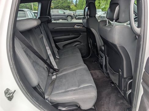 Used 2016 Jeep Grand Cherokee Laredo w/ Quick Order Package 23E AWD/4WD image 13