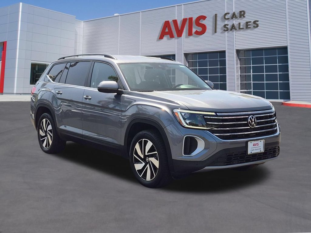 Used 2025 Volkswagen Atlas SE FWD image 3