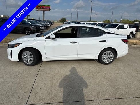 Used 2025 Nissan Sentra S FWD image 3