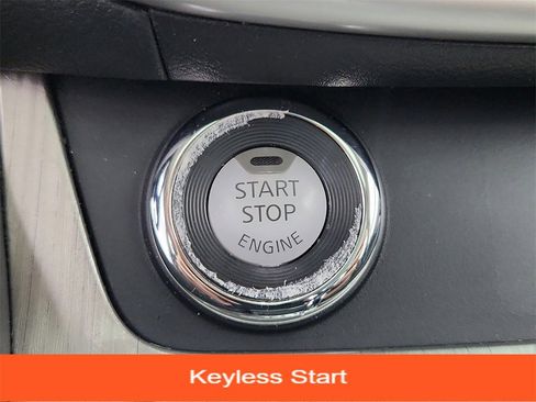 Used 2016 Nissan Murano SV w/ Premium Package image 32