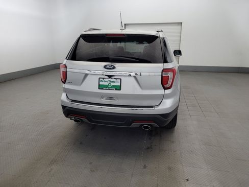 Used 2018 Ford Explorer XLT w/ Equipment Group 202A FWD image 7