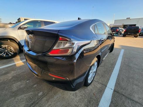 Used 2018 Chevrolet Volt Premier w/ Driver Confidence Package FWD image 6