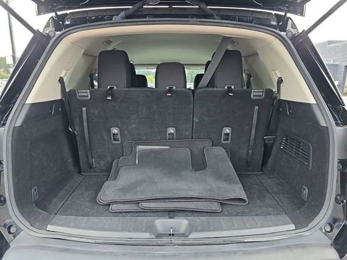 Used 2024 Nissan Pathfinder SV FWD image 17