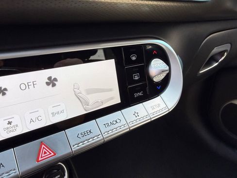 Used 2023 Genesis GV60 Advanced AWD/4WD image 39