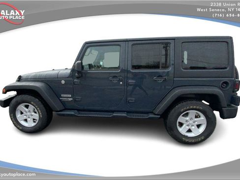 Used 2018 Jeep Wrangler Unlimited Sport S image 8