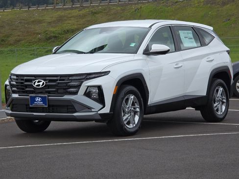 New 2025 Hyundai Tucson SE image 7