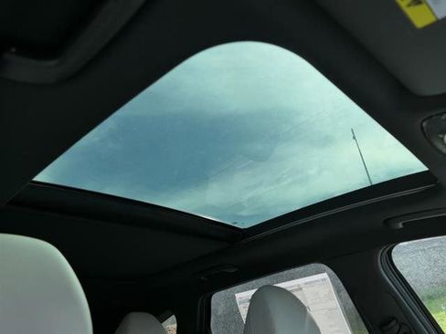 New 2025 Hyundai Tucson Limited image 28