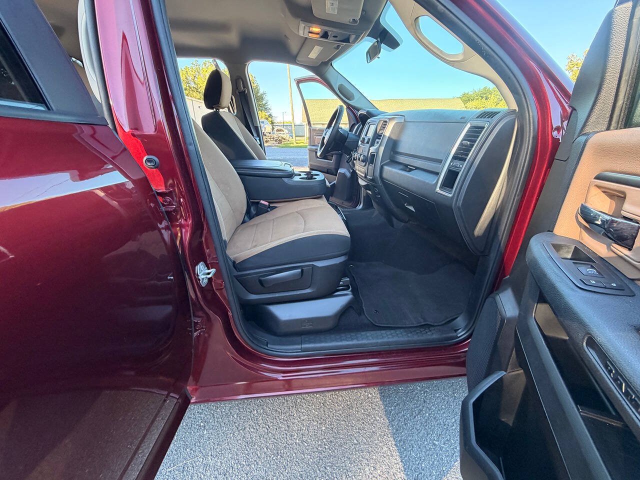 Used 2021 RAM 1500 Classic SLT RWD image 14