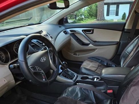 Used 2016 Hyundai Elantra SE w/ Option Group 02 FWD image 14