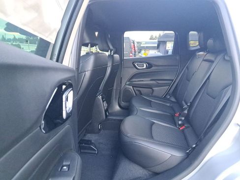 New 2026 Jeep Compass Latitude image 13