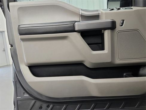 Used 2020 Ford F150 XLT w/ Equipment Group 302A Luxury image 31