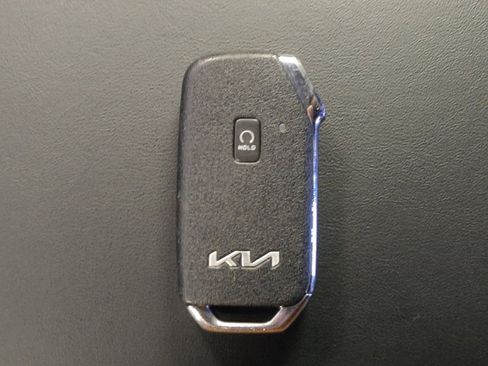 Used 2022 Kia Telluride SX w/ SX Prestige Package image 32