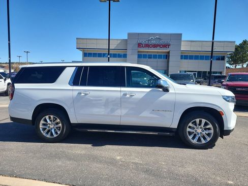 Used 2023 Chevrolet Suburban Premier AWD/4WD image 2