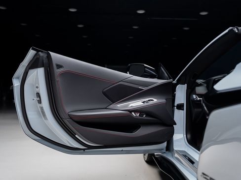 Used 2024 Chevrolet Corvette Z06 RWD image 56
