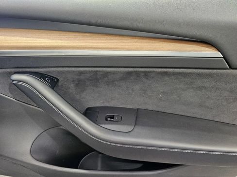 Used 2021 Tesla Model 3 Standard Range Plus RWD image 6