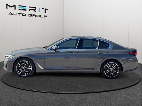 Used 2021 BMW 530i xDrive w/ Premium Package image 5