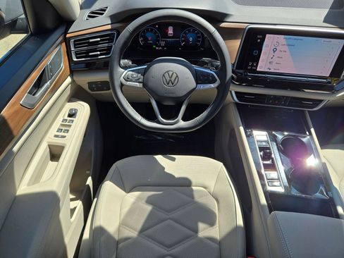 New 2026 Volkswagen Atlas SE image 8