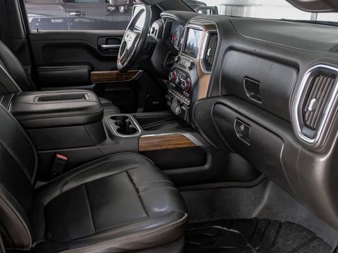 Used 2019 Chevrolet Silverado 1500 High Country w/ Z71 Off-Road Package AWD/4WD image 12