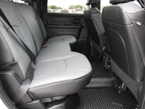 Used 2025 RAM 3500 Tradesman w/ Chrome Appearance Group image 25