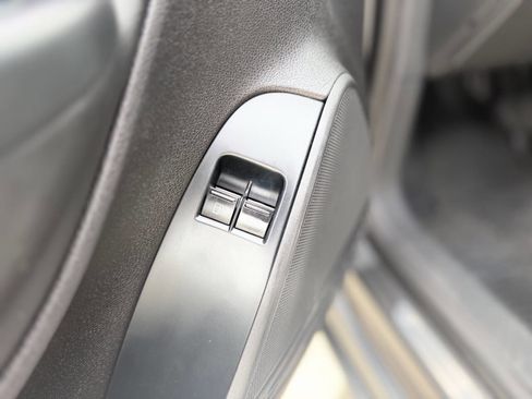Used 2012 Volkswagen Eos Komfort FWD image 11
