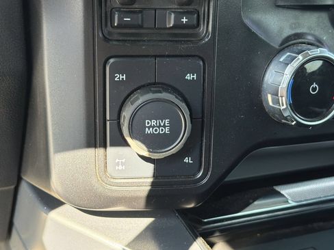 Used 2025 Ford F250 Lariat w/ Chrome Package AWD/4WD image 12