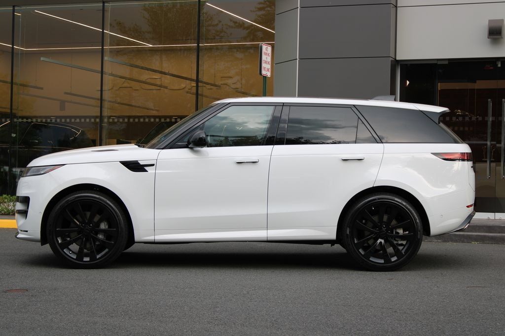 New 2026 Land Rover Range Rover Sport Dynamic SE AWD/4WD image 7