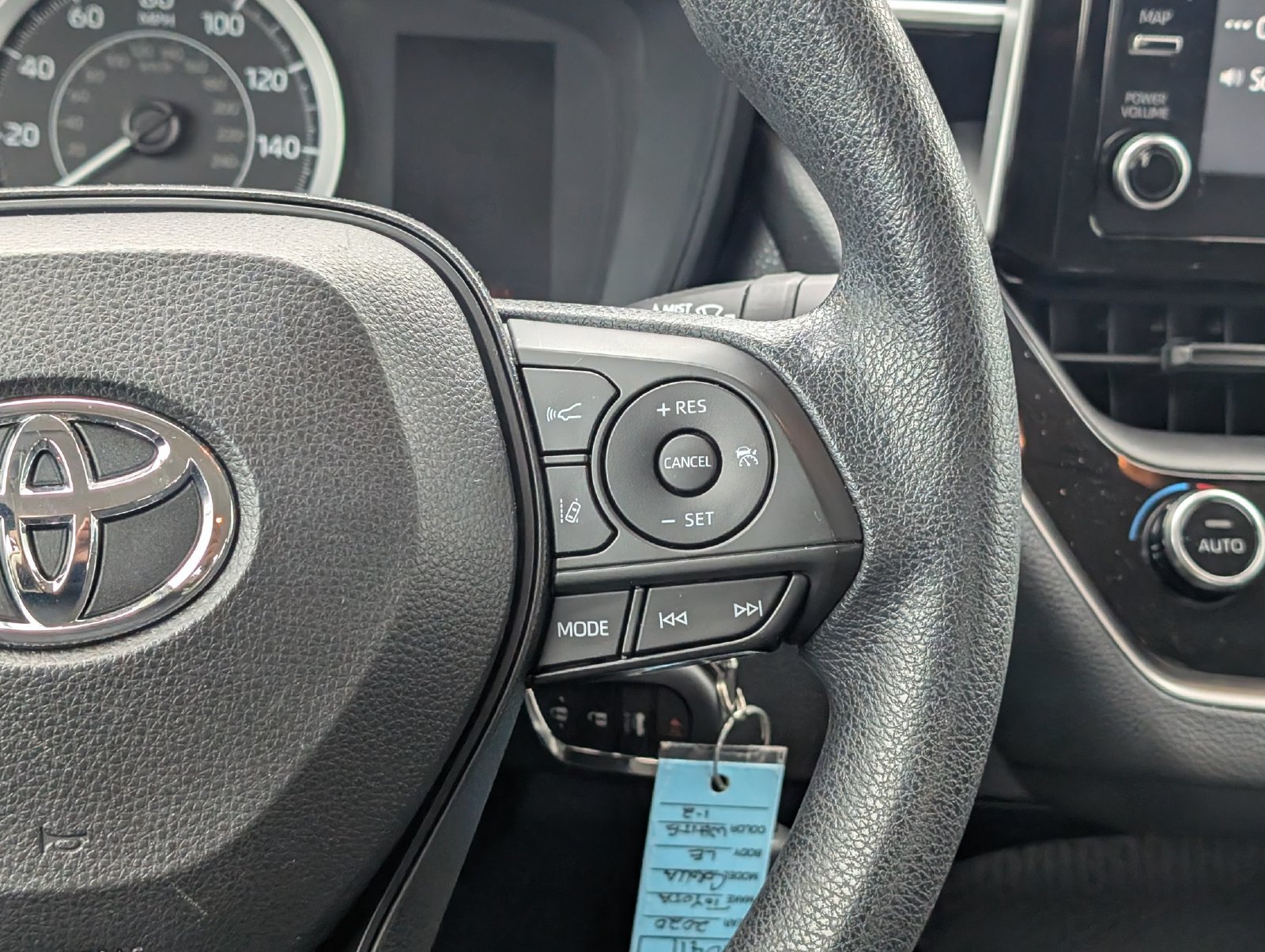Used 2020 Toyota Corolla LE FWD image 18