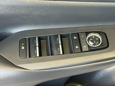 Used 2024 Toyota Prius Prime Premium w/ Advanced Technology Package FWD image 12